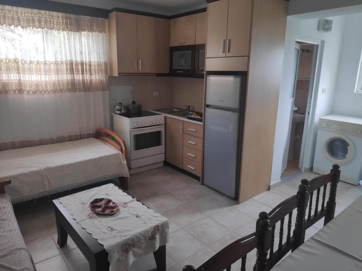Zani Apartment Sarandë Exteriör bild
